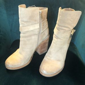 Leather Sam Edelman booties. Neutral tan color.